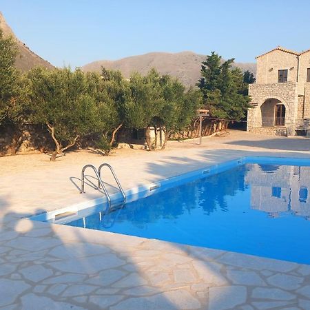 Koukouri Suites Areopoli Bagian luar foto