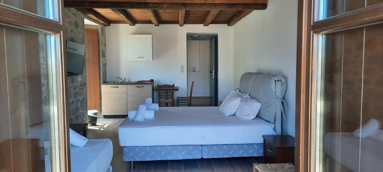 Koukouri Suites Areopoli Bagian luar foto