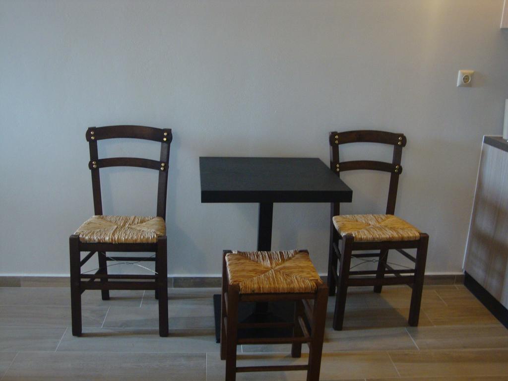 Koukouri Suites Areopoli Ruang foto