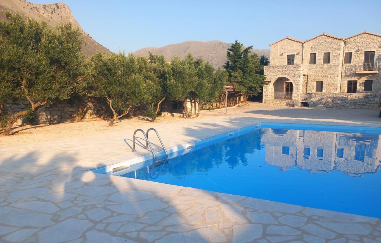 Koukouri Suites Areopoli Bagian luar foto