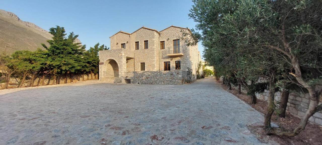 Koukouri Suites Areopoli Bagian luar foto