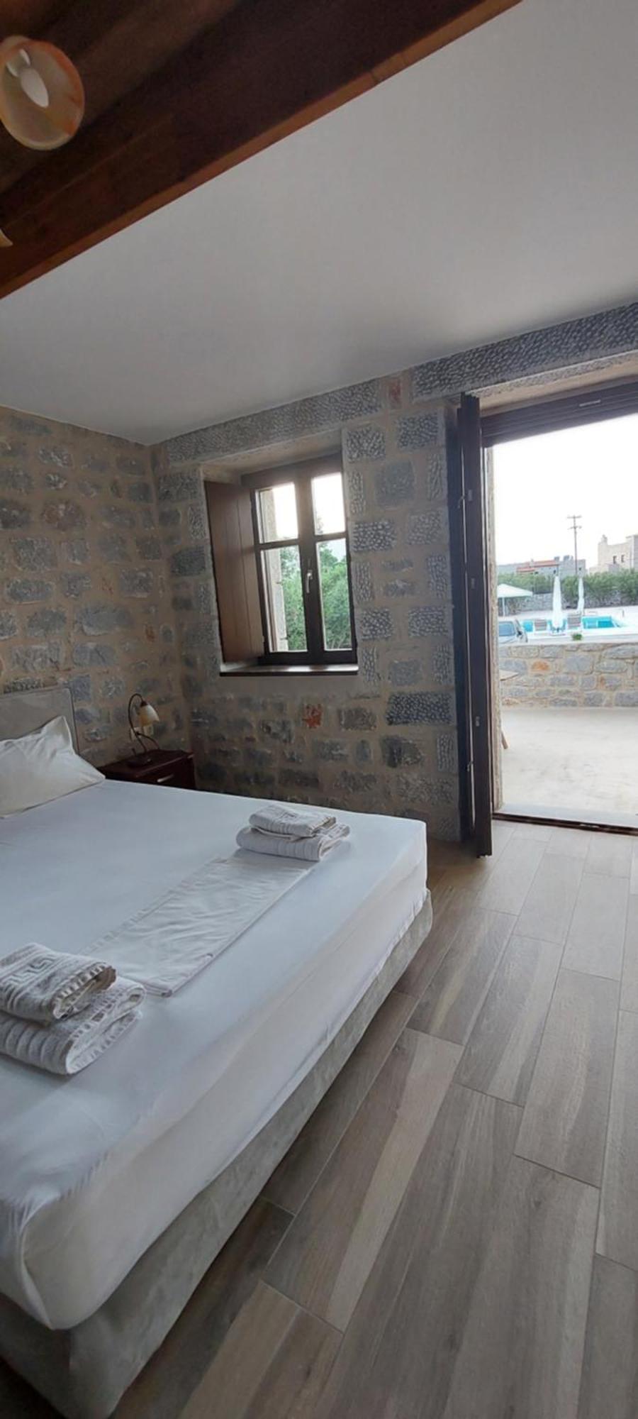 Koukouri Suites Areopoli Bagian luar foto