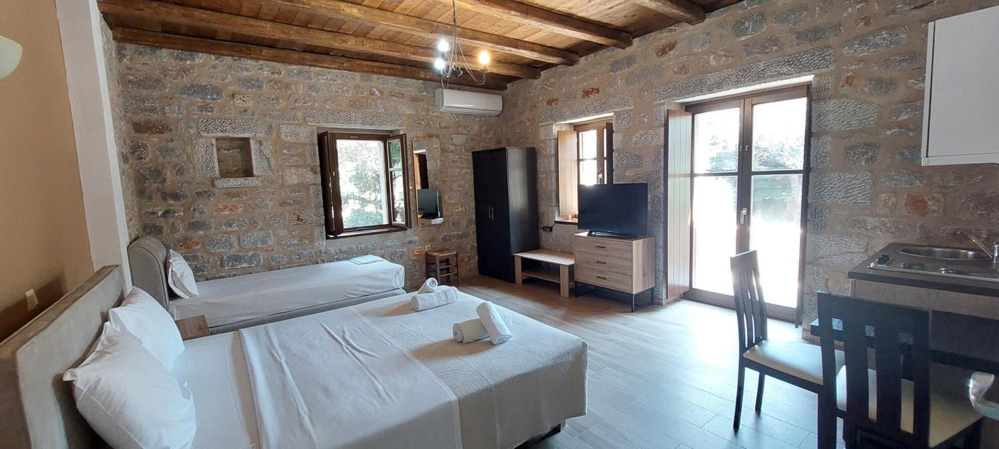 Koukouri Suites Areopoli Bagian luar foto
