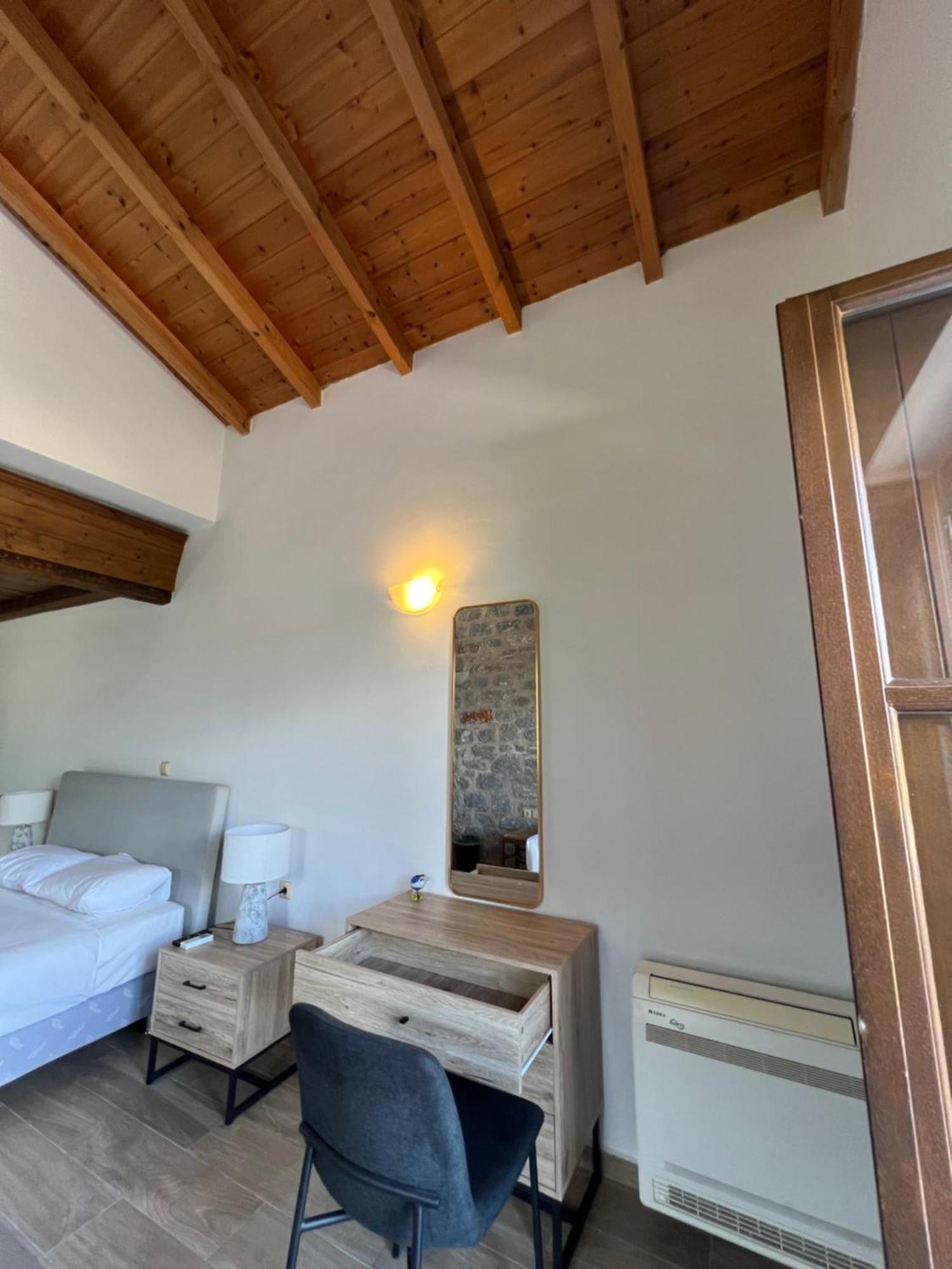 Koukouri Suites Areopoli Bagian luar foto