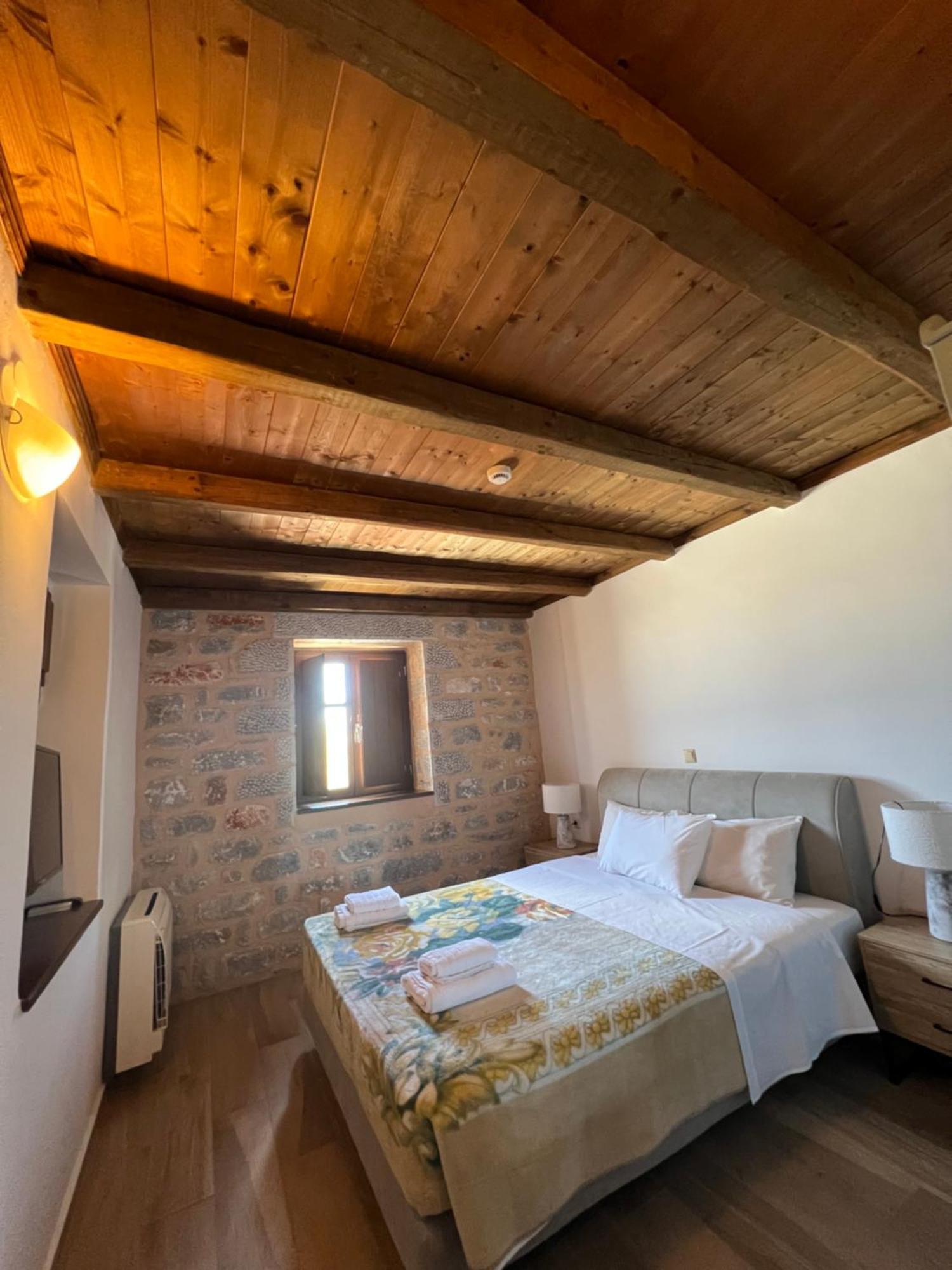 Koukouri Suites Areopoli Bagian luar foto